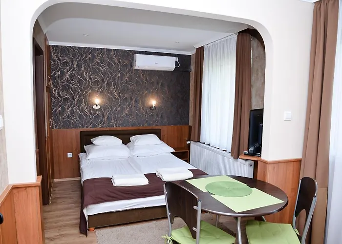 Media Panzio Es Apartmanhaz