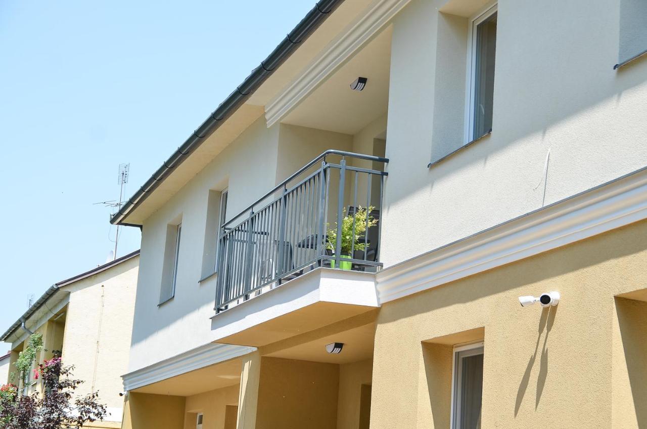 Media Panzio Es Apartmanhaz 3*