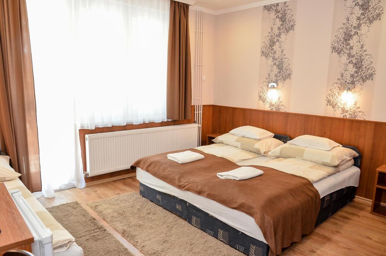 Pensjonat Media Panzio Es Apartmanhaz