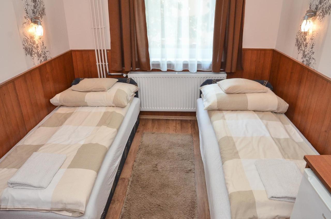 Pensjonat Media Panzio Es Apartmanhaz 3*