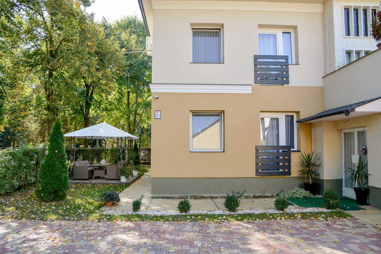 Media Panzio Es Apartmanhaz