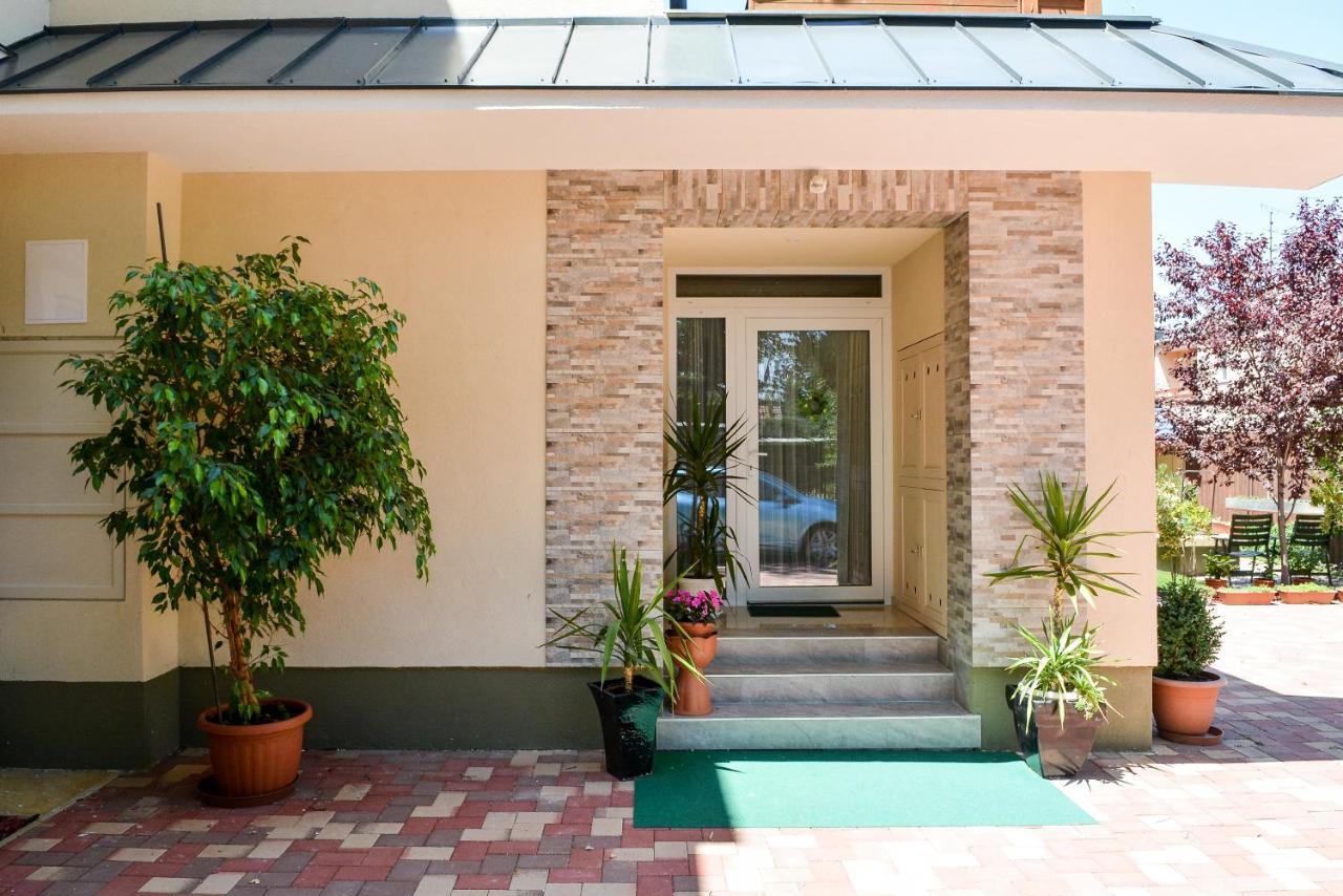 Media Panzio Es Apartmanhaz