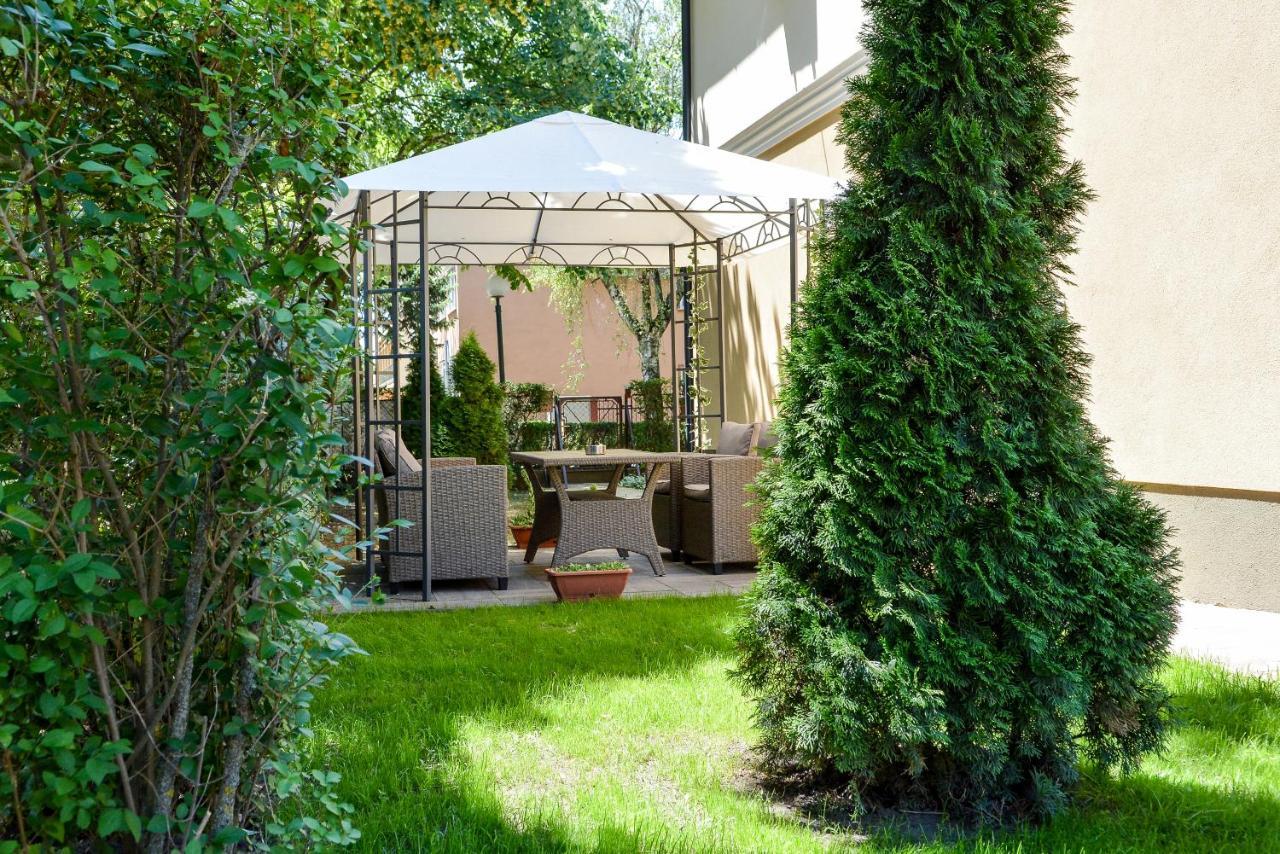 Media Panzio Es Apartmanhaz Pensjonat