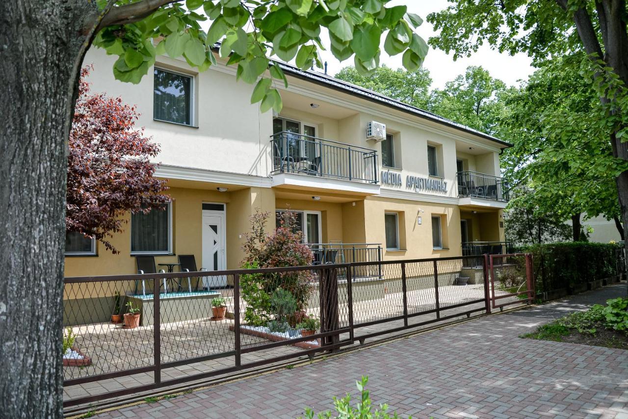 Media Panzio Es Apartmanhaz Guest house