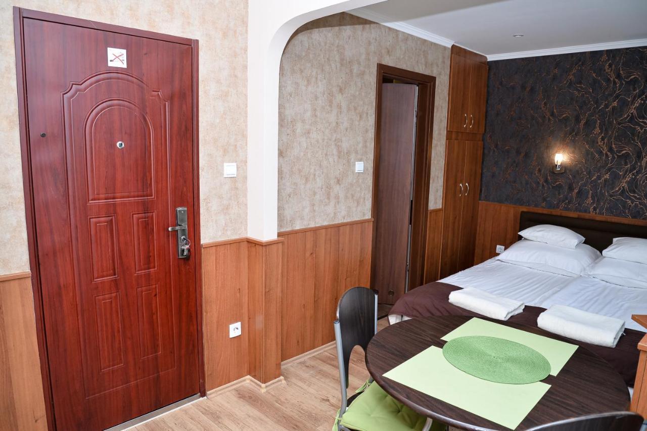 Media Panzio Es Apartmanhaz Pensjonat 3*