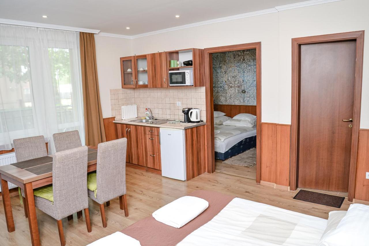 Pensjonat Media Panzio Es Apartmanhaz