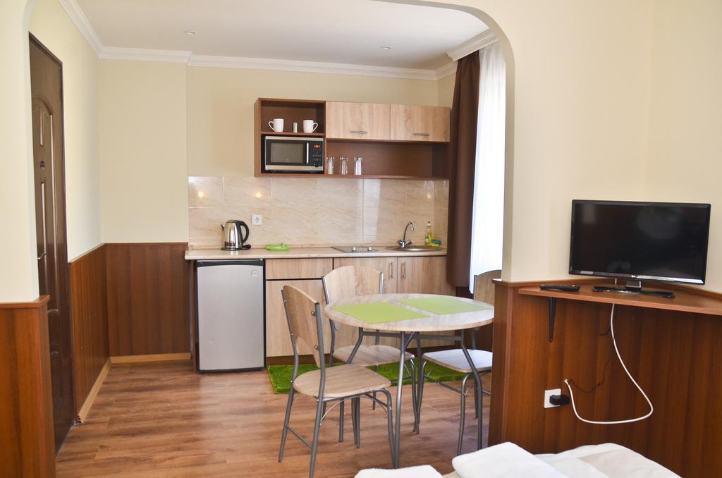 Media Panzio Es Apartmanhaz Pensjonat