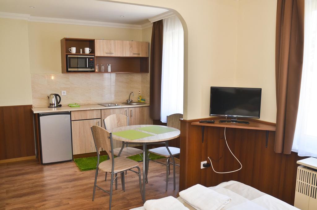 Pensjonat Media Panzio Es Apartmanhaz
